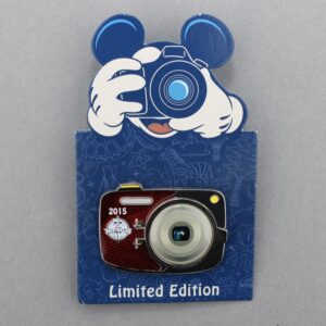 2015 DVC Camera Series - Mickey & Minnie Pin