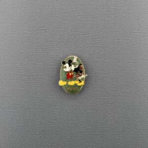 Minnie & Mickey kissing under the mistletoe